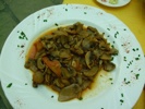 Plaza ViejaのRestaurant Santo Angel　マッシュルームとトマトのニンニク味魚介スープソテー
