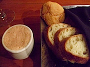 The Inn at Lost Creek内レストラン、9545: セモリナのパン、アレパ、サボテン入りバター